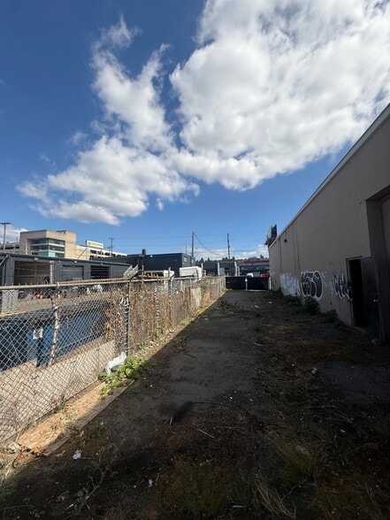 More Photos Of 2723 4th Ave S, Seattle Warehouse For Lease