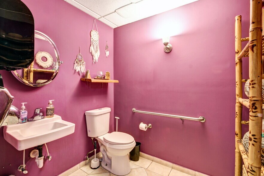 More Photos Of 1503 Oak St, Jacksonville Medical For Sale