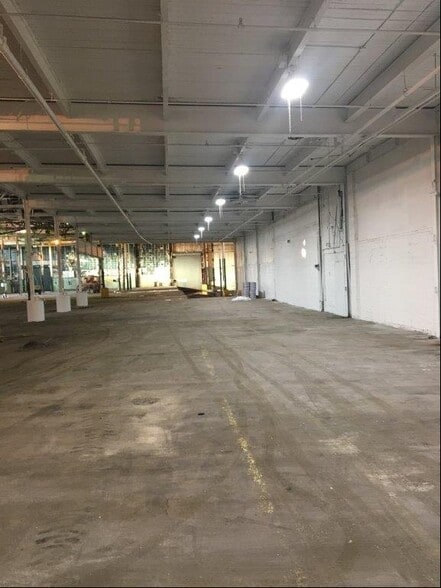 More Photos Of 13881 Elmira St, Detroit Industrial For Sale