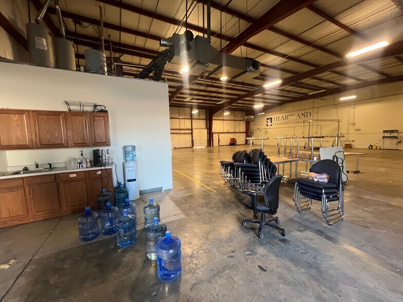 More Photos Of 1103 Martin Luther King Jr Dr, Bloomington Warehouse For Lease