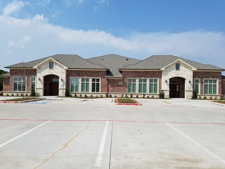 More Photos Of 8668 John Hickman Pky, Frisco Medical For Lease