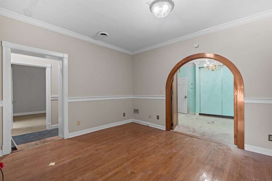 More Photos Of 101 St Clair St, Frankfort Loft Creative Space For Sale