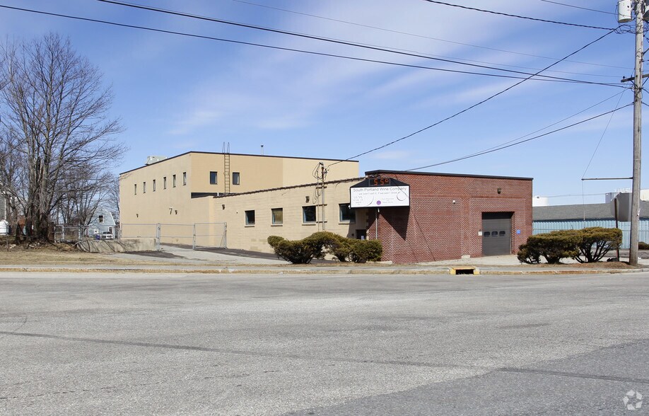 More Photos Of 95 Main St, South Portland Warehouse For Lease