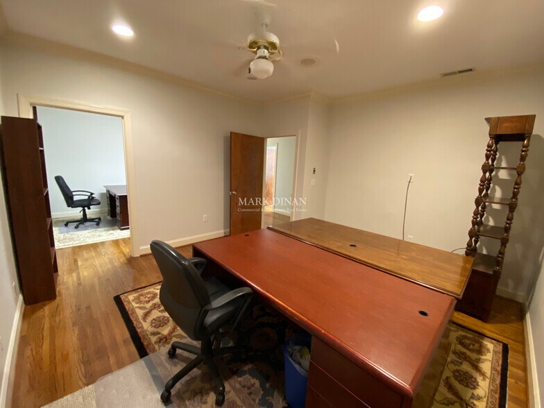 More Photos Of 2224 Cahaba Valley Dr, Birmingham Office For Lease