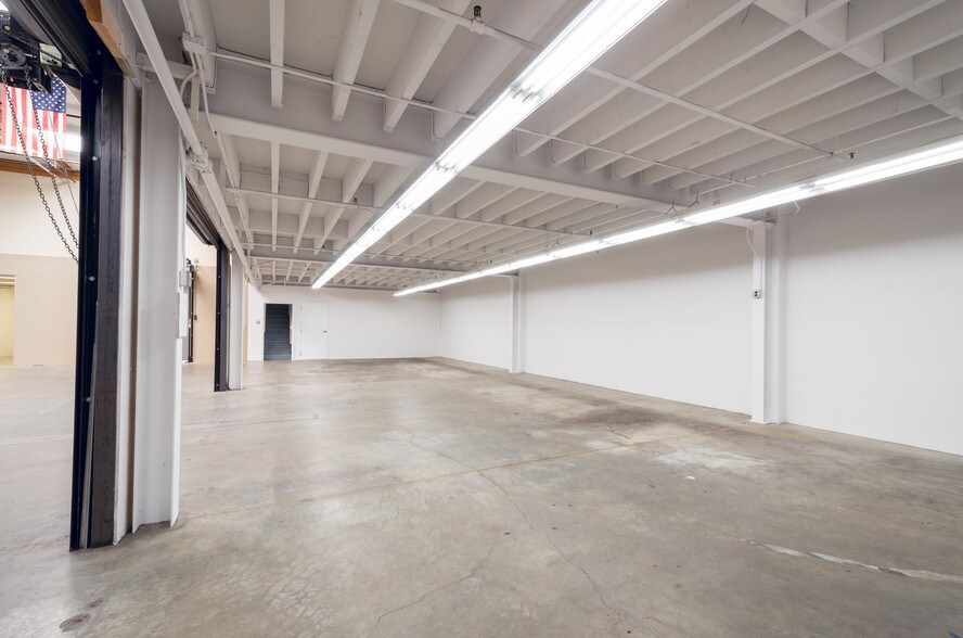 More Photos Of 901 Shasta St, Redwood City Warehouse For Lease