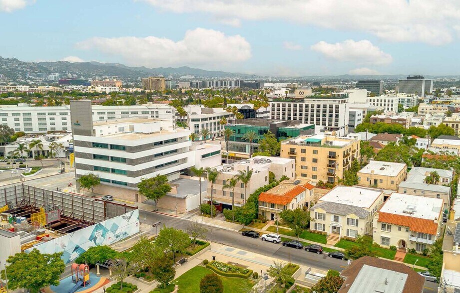 More Photos Of 120 S Reeves Dr, Beverly Hills Hotel For Sale