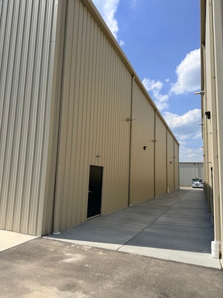More Photos Of 460 Tasa Dr, Fombell Airplane Hangar For Lease
