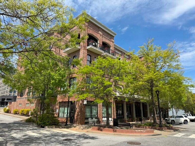 More Photos Of 820 S Main St, Greenville Multifamily For Sale