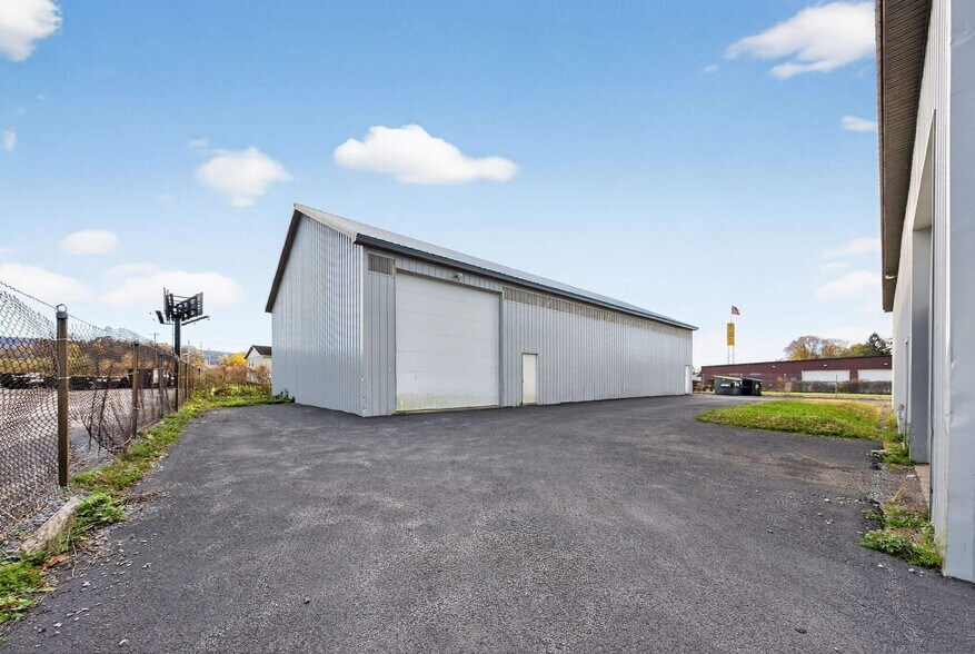 More Photos Of 2338 Broad St, Frankfort Industrial For Sale