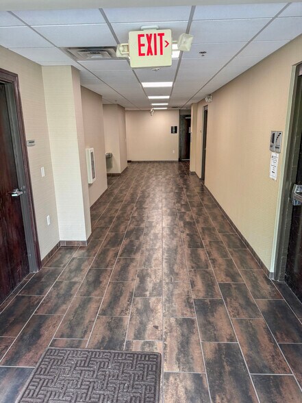 More Photos Of 44725 Grand River Ave, Novi Medical For Lease
