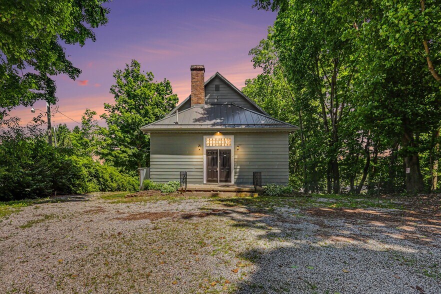 More Photos Of 9030 Columbus Rd, Mount Vernon Religious Facility For Lease