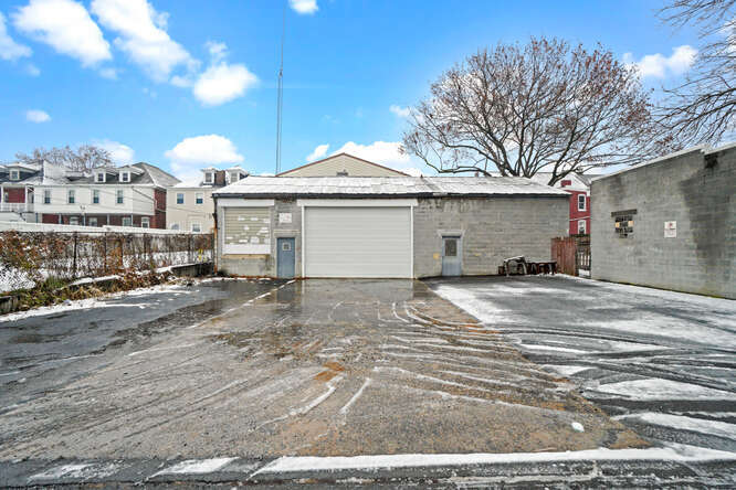 More Photos Of 825 W Washington St, Hagerstown Storefront Retail Office For Lease