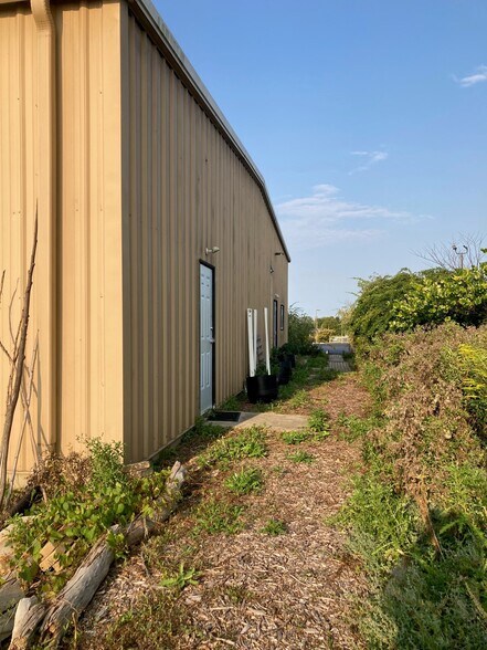 More Photos Of 2525 W Bethany Rd, Sycamore Office For Sale