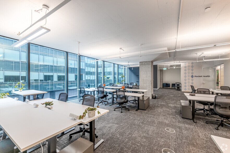 More Photos Of 155 Queens Quay E, Toronto Coworking Space