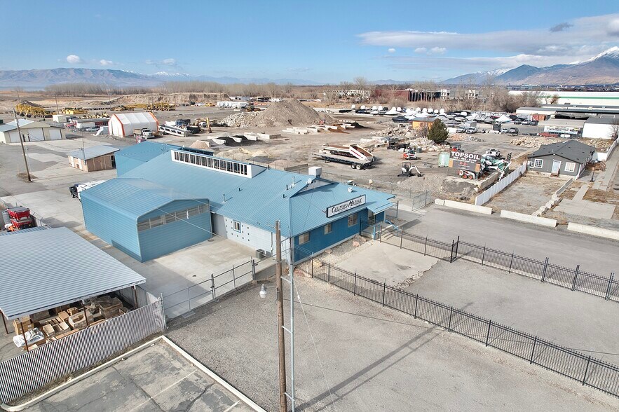 More Photos Of 909 N 2000 W, Springville Warehouse For Lease