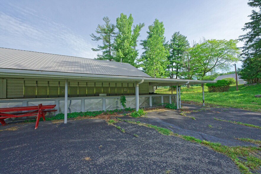 More Photos Of 111 Picard Rd, Voorheesville Restaurant For Lease