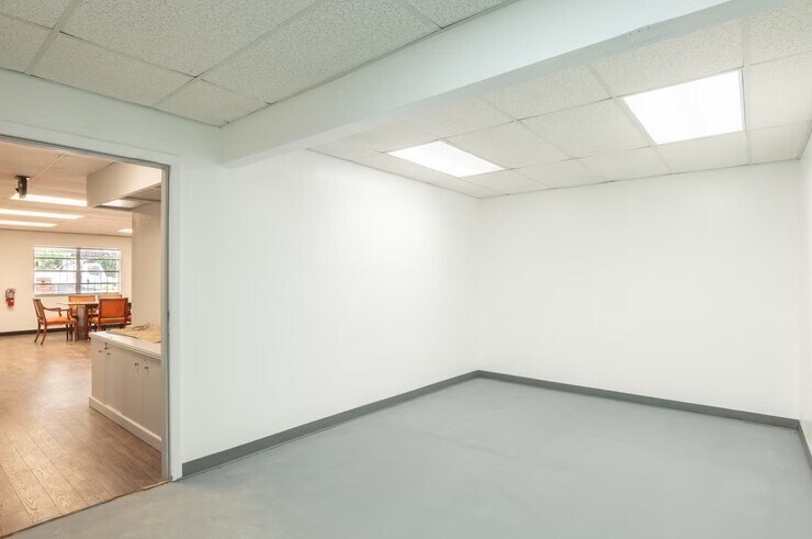 More Photos Of 610 NE 29th St, Pompano Beach Warehouse For Lease