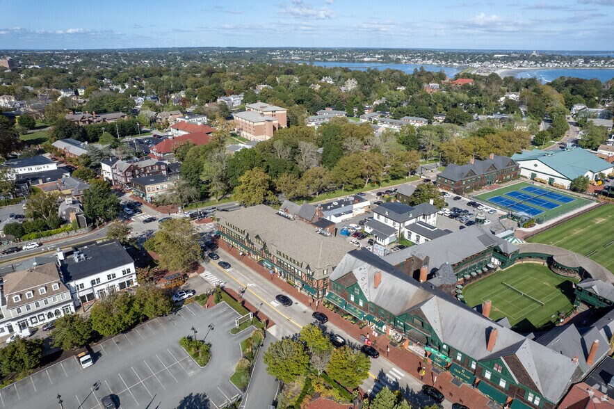 More Photos Of 160-184 Bellevue Ave, Newport General Retail For Lease