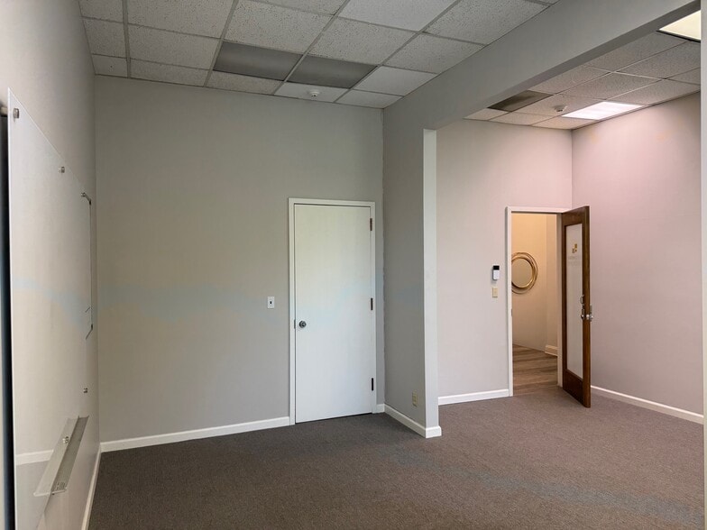 More Photos Of 66 Broad St, Stamford Office For Lease