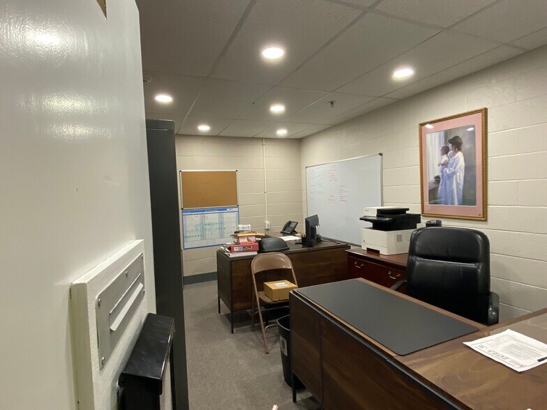 More Photos Of 2225 W Indiana St, Evansville Office Residential For Sale