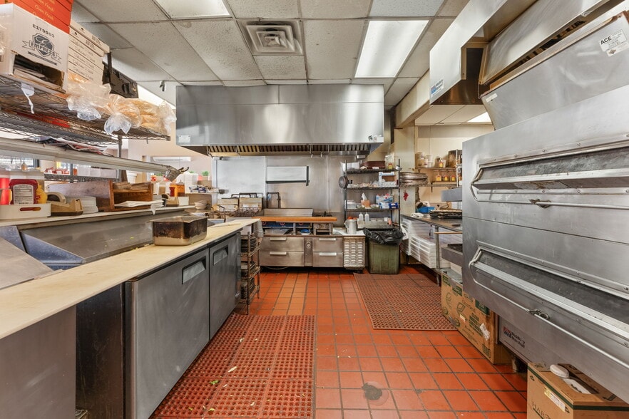 More Photos Of 525 Main St, Leominster Restaurant For Lease