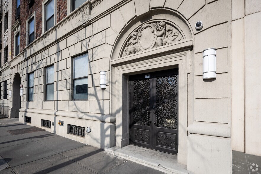 More Photos Of 123-125 W 110th St, New York Apartments For Sale