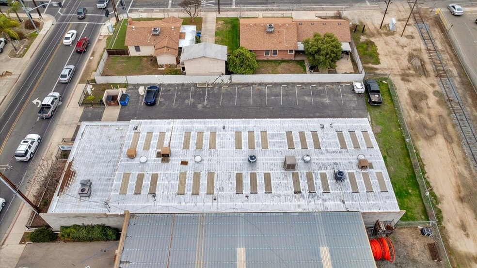 More Photos Of 1027 W Murray Ave, Visalia Service For Sale