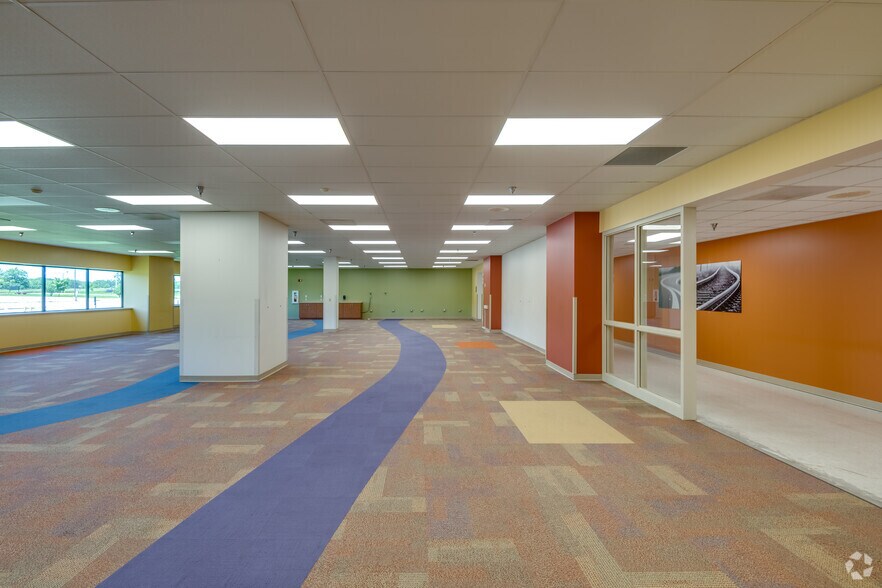 More Photos Of 1555 Glory Rd, Green Bay Manufacturing For Lease