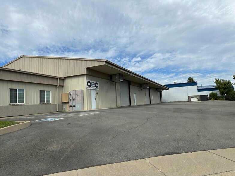 More Photos Of 2482 Progress Dr, Redding Manufacturing For Sale