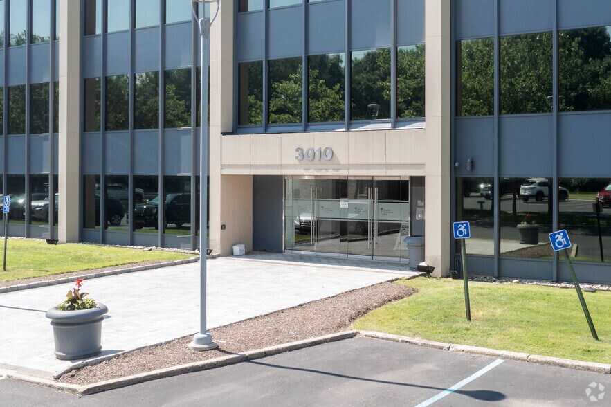 More Photos Of 3010 Westchester Ave, Purchase Office For Lease