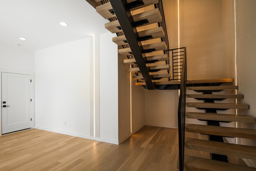 More Photos Of 1017 12th Ave S, Nashville Apartments For Sale