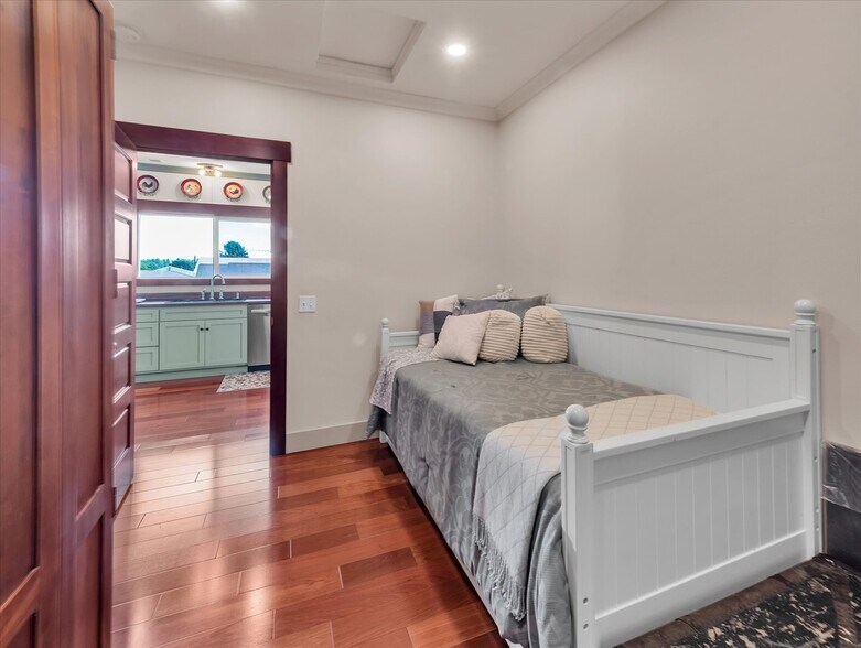 More Photos Of 1421 Pioneer Hwy, Stanwood Restaurant For Sale