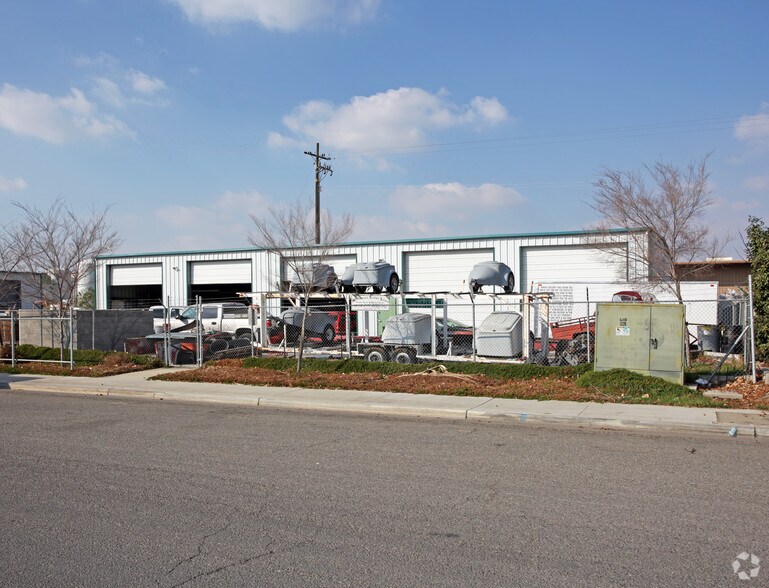 More Photos Of 150 Hayden Ct, Bakersfield Distribution For Sale