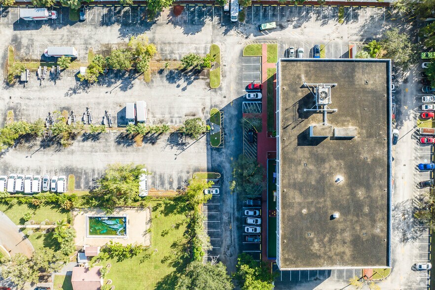 More Photos Of 840 SW 81st Ave, North Lauderdale Office For Sale