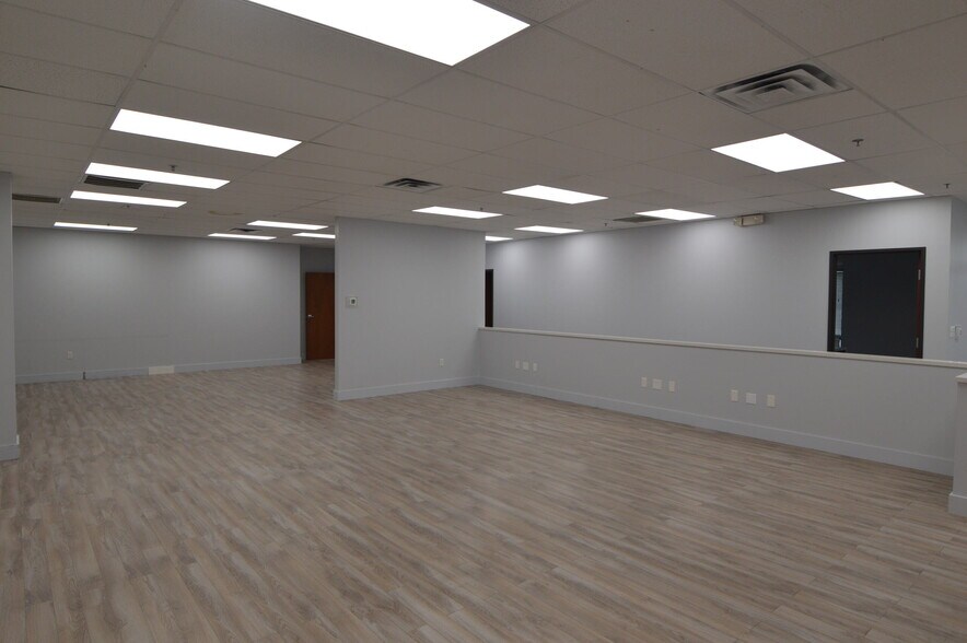 More Photos Of 5850 Corridor Pky, Schertz Warehouse For Sale