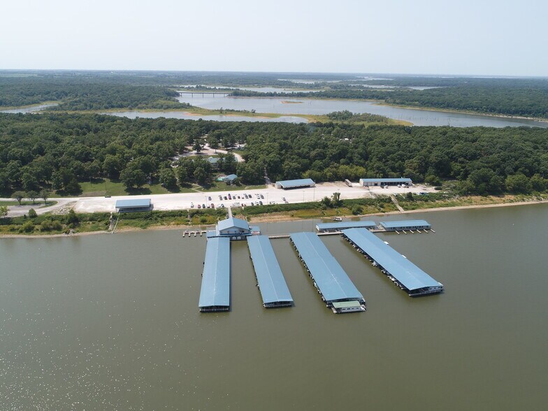 More Photos Of 670 SE 803rd Rd, Clinton Marina For Sale