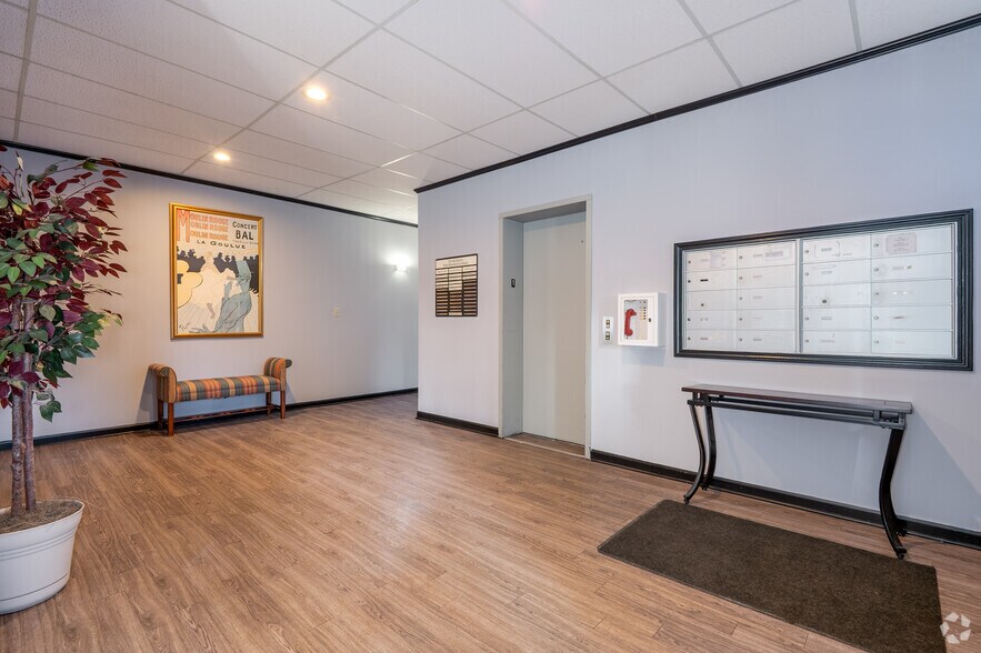 More Photos Of 10144 N Port Washington Rd, Mequon Office For Lease