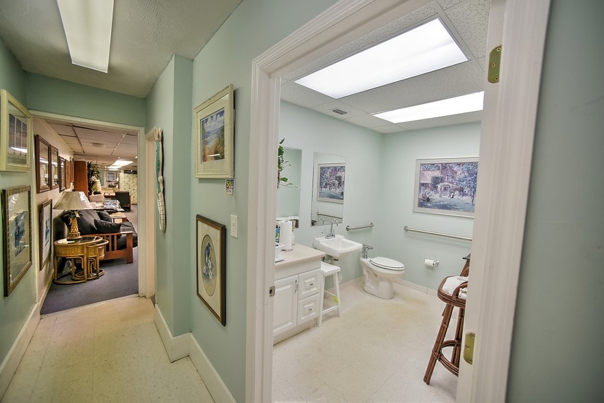 More Photos Of 1202 Ridgewood Ave, Daytona Beach General Retail For Sale