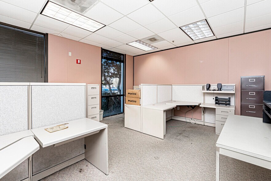 More Photos Of 3636 S Sherwood Forest Blvd, Baton Rouge Office For Lease