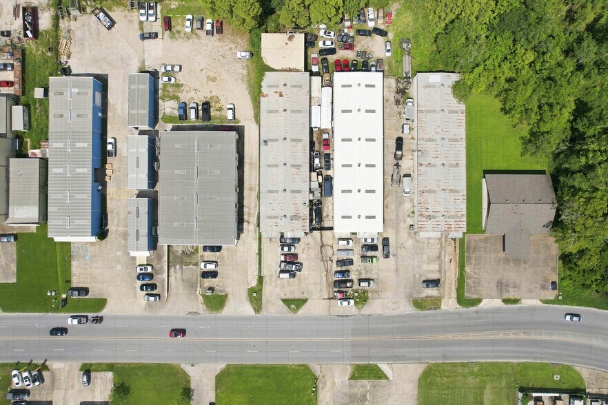 More Photos Of 13511 S Choctaw Dr, Baton Rouge Warehouse For Sale
