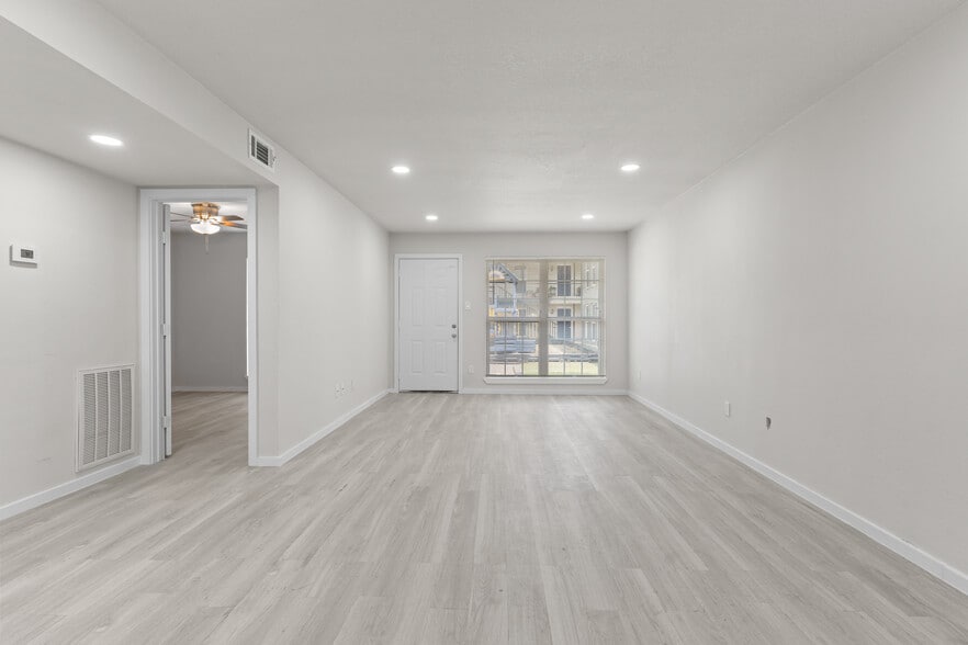 More Photos Of 8330 Carvel Ln, Houston Apartments For Sale