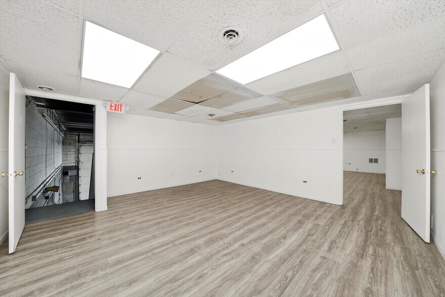 More Photos Of 4135 W 123rd St, Alsip Warehouse For Lease