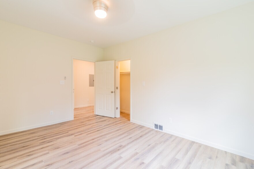 More Photos Of 506 E Marion St, Shelby Apartments For Sale