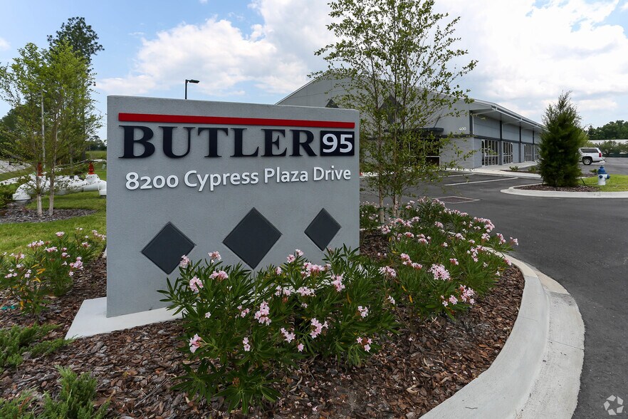 More Photos Of 8200 Cypress Plaza Dr, Jacksonville Light Distribution For Lease