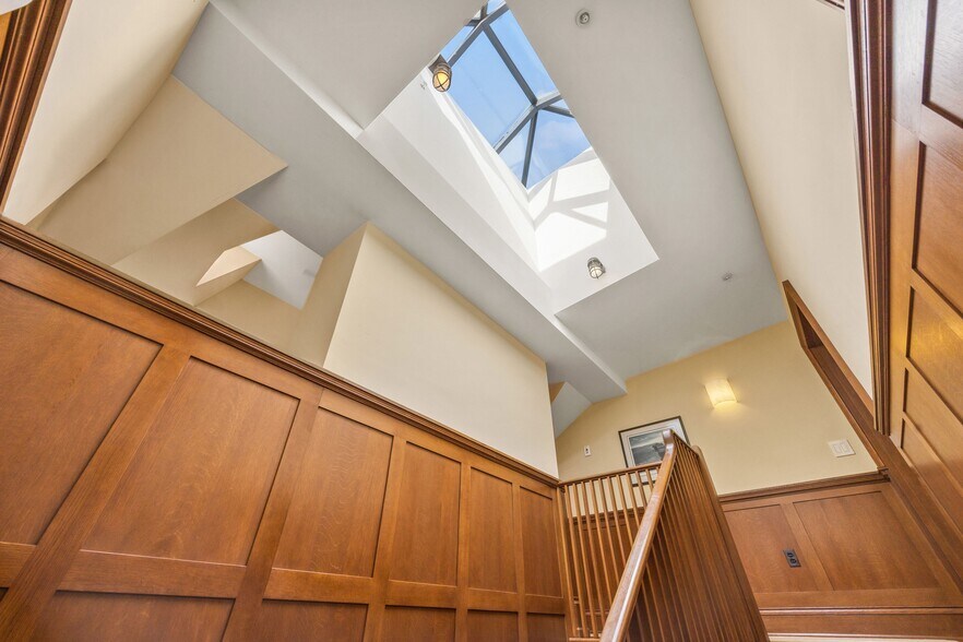 More Photos Of 2000 Massachusetts Ave NW, Washington Office For Sale