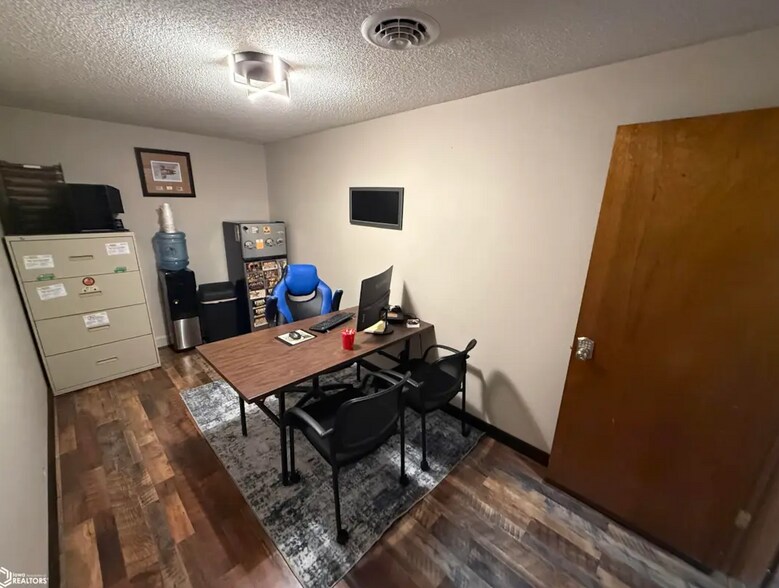More Photos Of 113 N Jefferson St, Mount Pleasant Office For Sale
