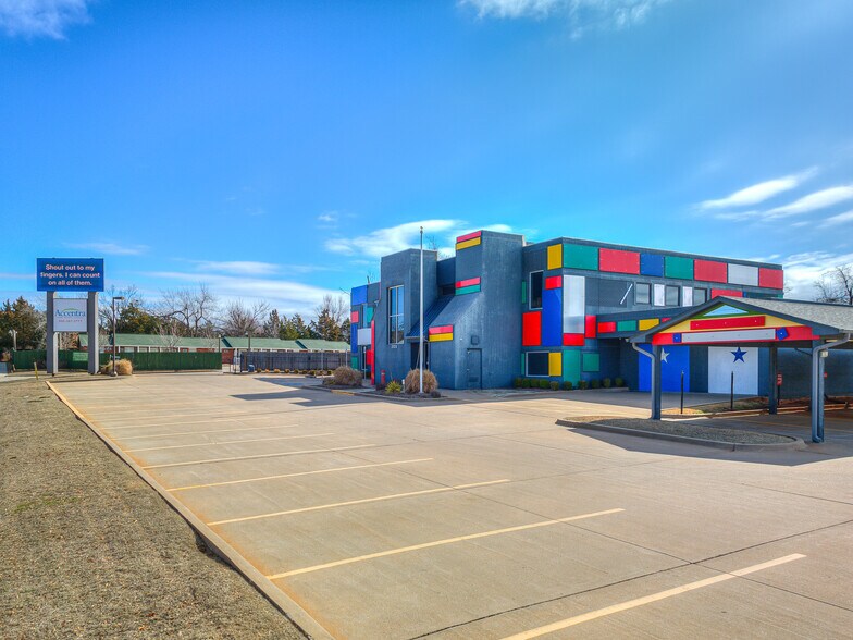 More Photos Of 2028 E Memorial, Edmond Office For Lease