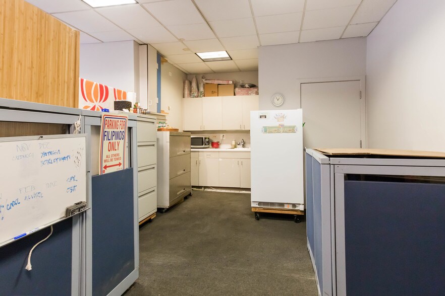 More Photos Of 1338-1346 W Irving Park Rd, Chicago Apartments For Lease