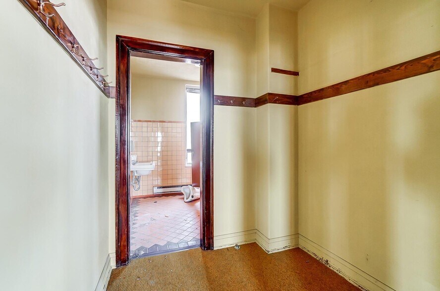 More Photos Of 311 S Main St, Celina Office For Sale