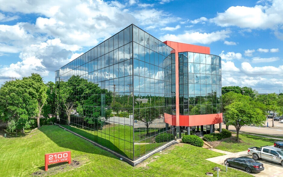 Primary Photo Of 2100 Valley View Ln, Farmers Branch Office For Lease